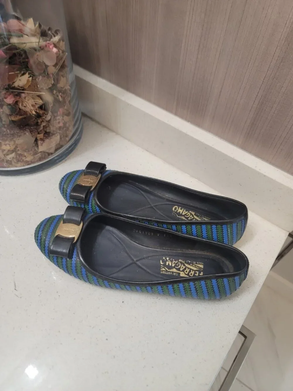Salvatore Ferragamo Varina Print Ballet Flats Size 8B Multicolor runs small